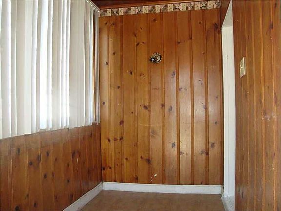 5th image of 808 Allwine Ave