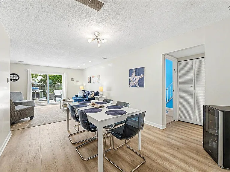 423 Berkshire Dr — Photo 26