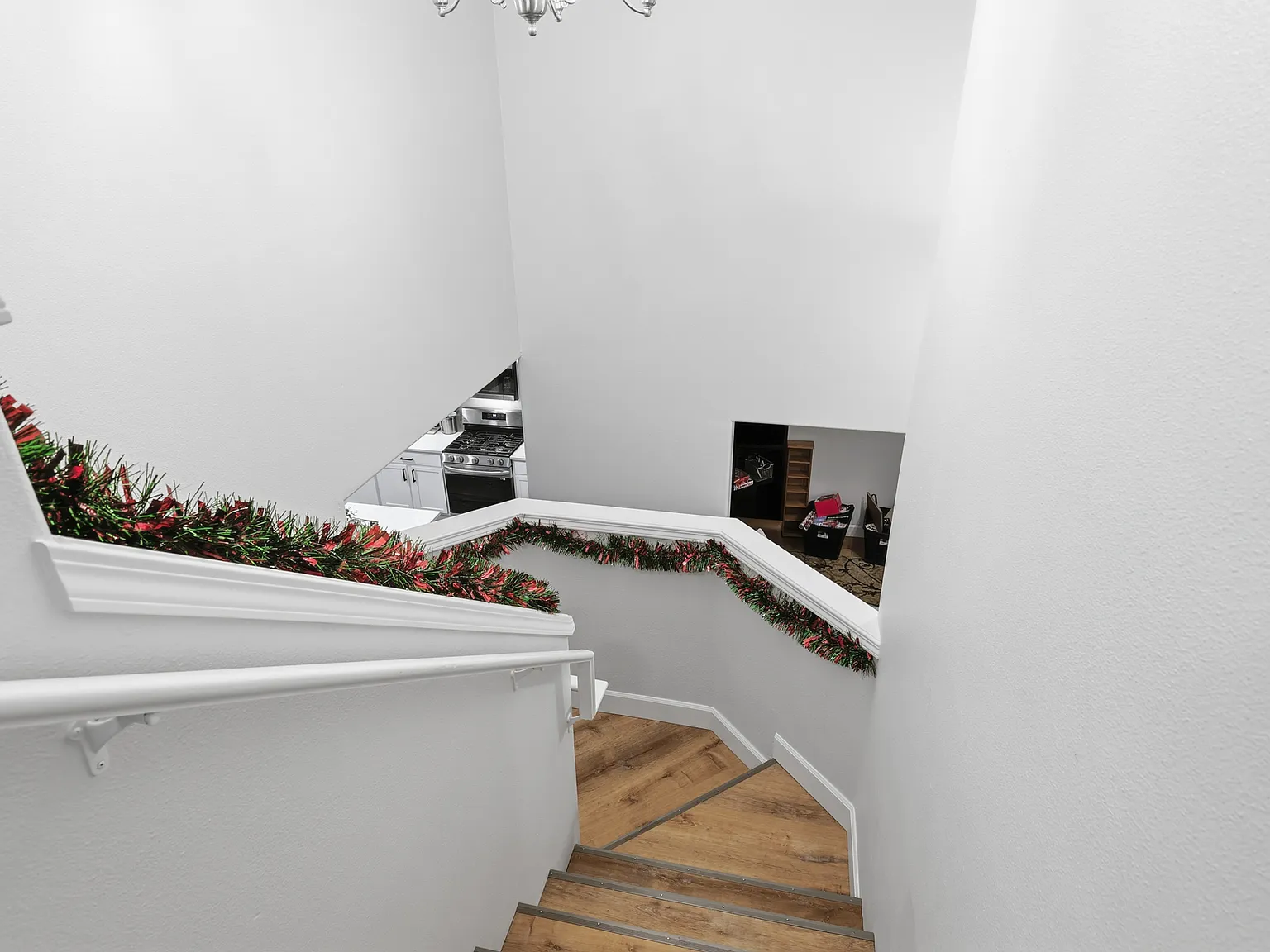 4 bed, 2.5 bath, 2346 sqft, $3,200 — Photo 3