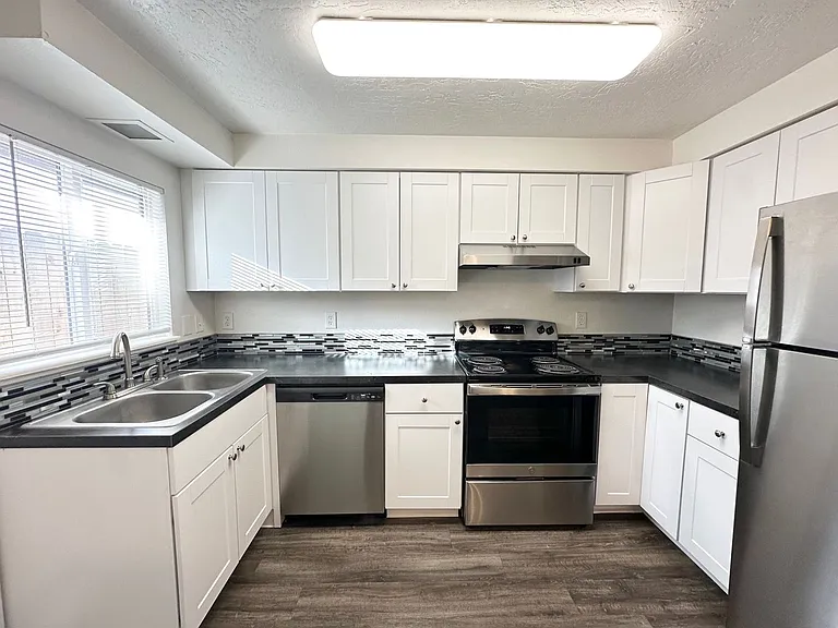 207 Indiana — Photo 8