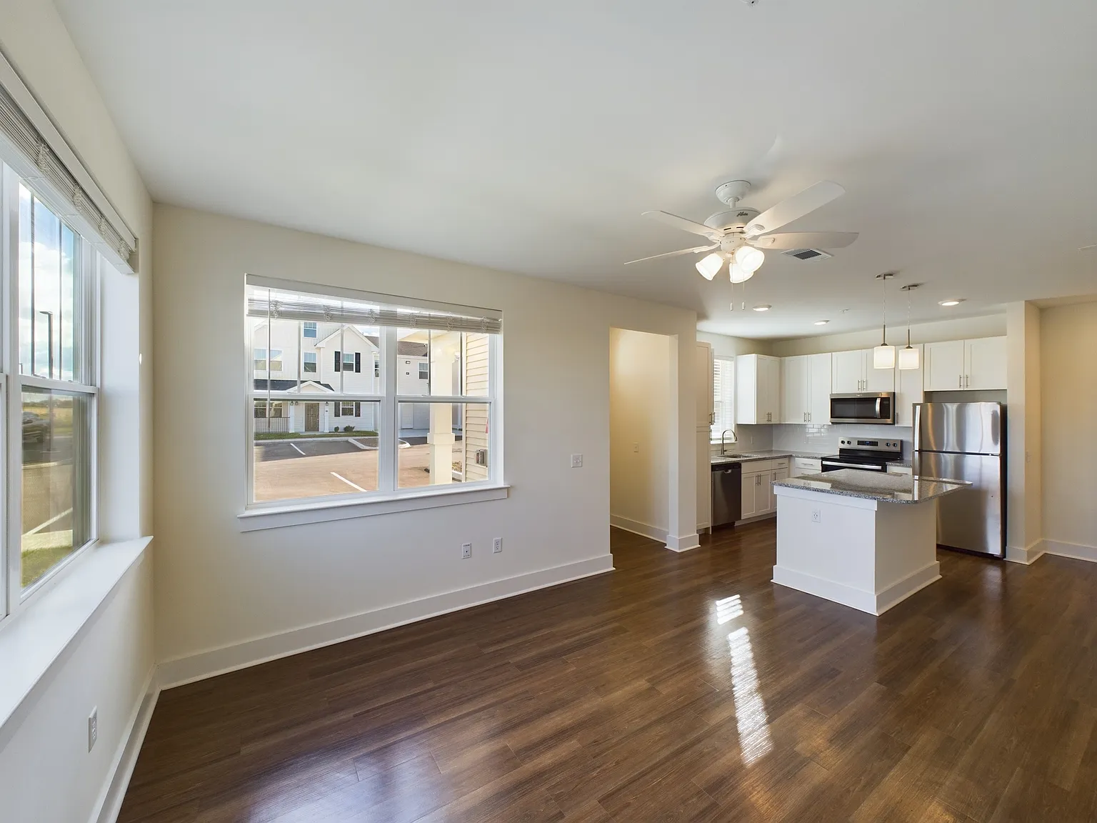 1 bed, 874 sqft, $1,869 — Photo 1