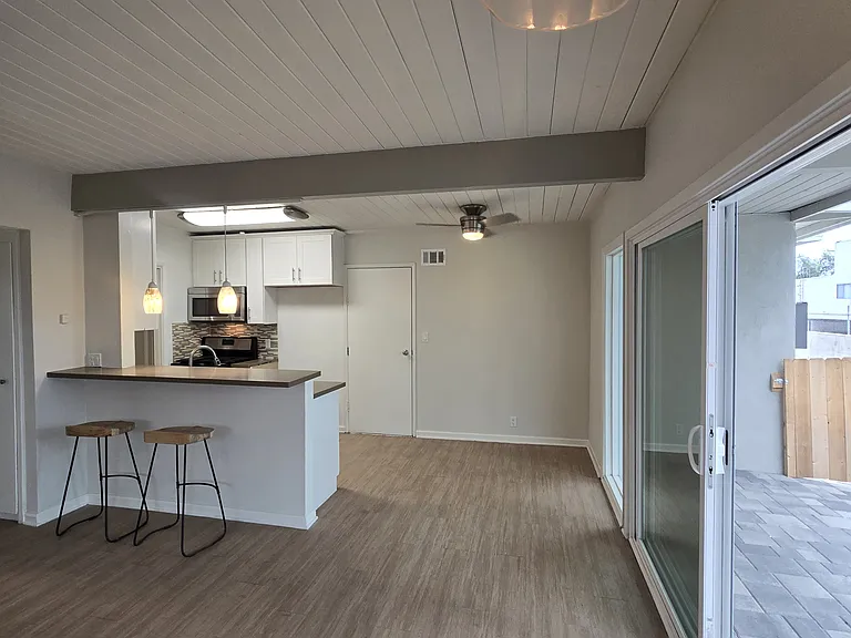 2688 Lake Ave — Photo 3