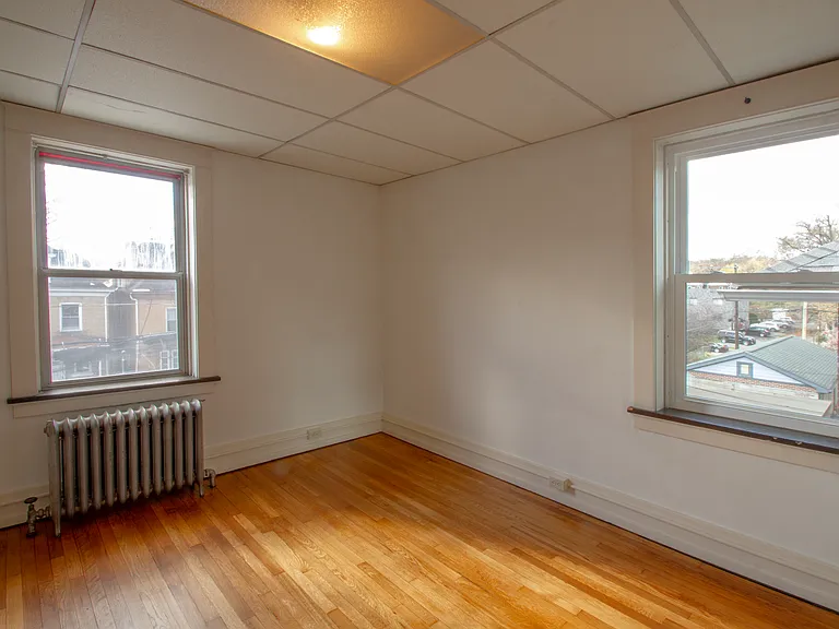 414 Franklin Ave #2R — Photo 7