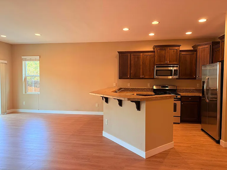 3957 SE Lone Oak St — Photo 7