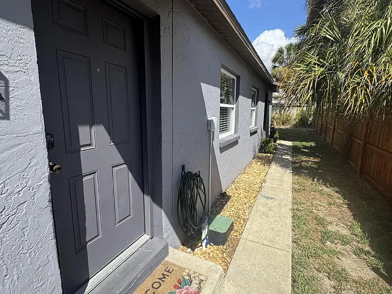 1711 W Carmen St #B — Photo 10