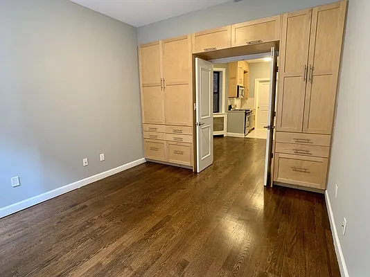 Rented by Tourma Realty LLC | media 25