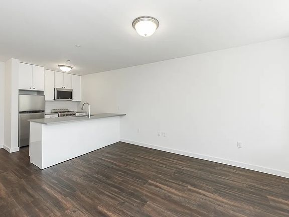 5th image of 25-51 38th St #3A