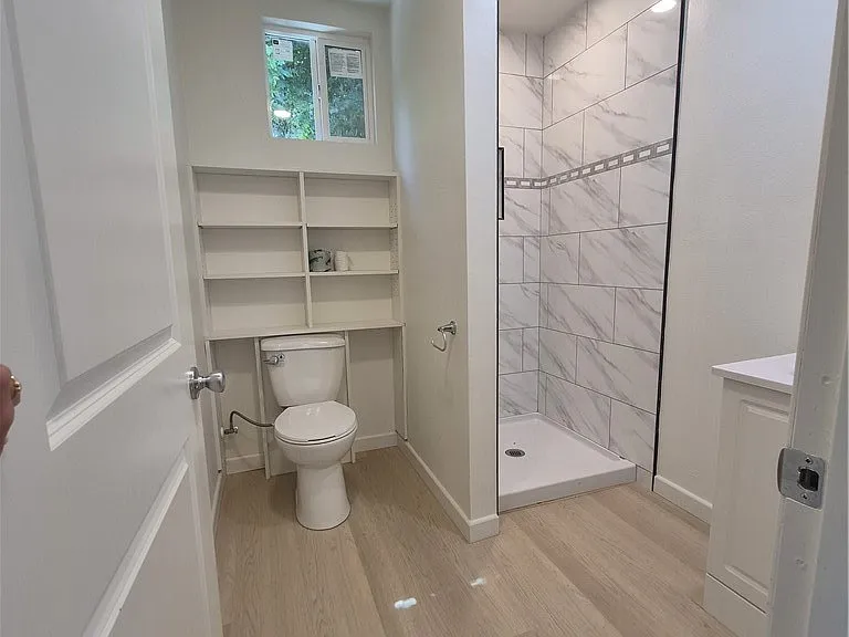 8913 Rathburn Ave — Photo 15