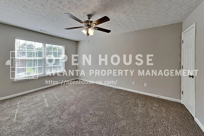 2940 Storybook Ln — Photo 11