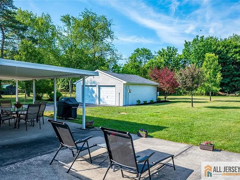 39 Kendall Rd — Photo 34