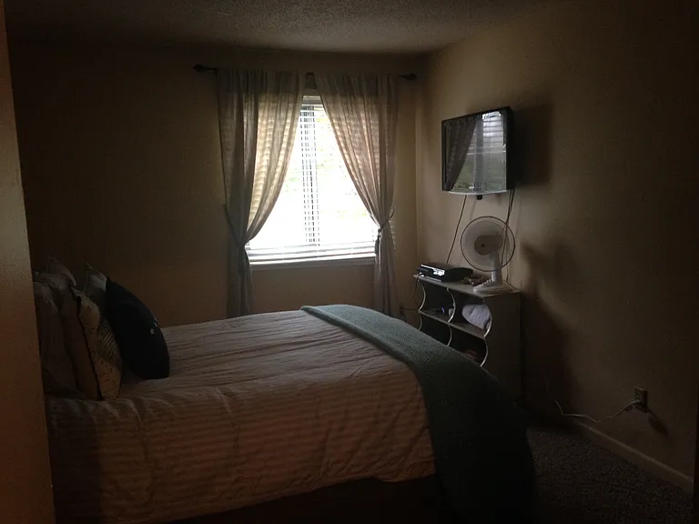 280 Gardner Ave — Photo 9