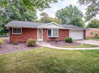 4033 E Saddle Dr, Fort Wayne, IN 46804