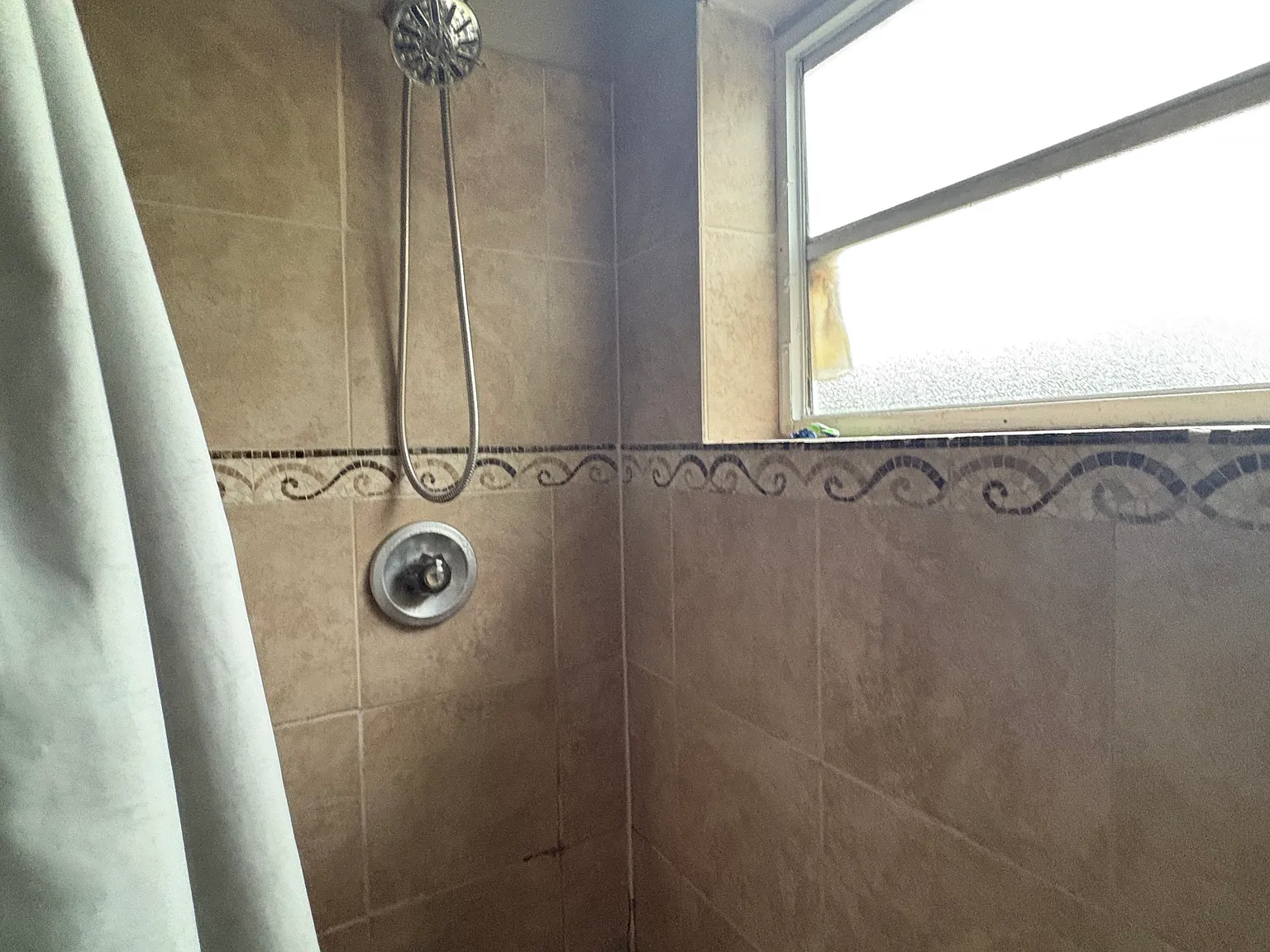 2 bed, 1200 sqft, $2,500 — Photo 4