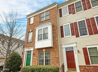 42870 McComas Ter, Chantilly, VA 20152