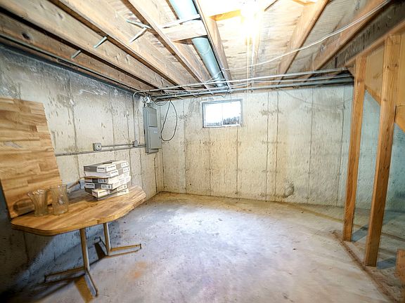 5th image of 453 N Jackson St