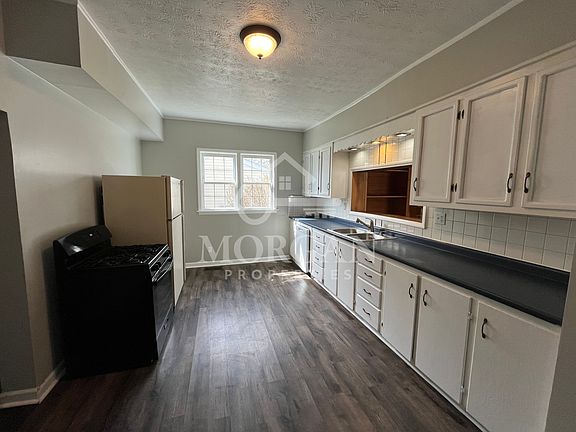3rd image of 2316 N B St
