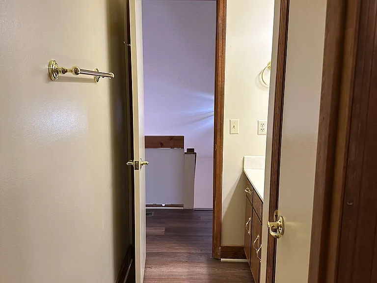Upstairs full bathroom