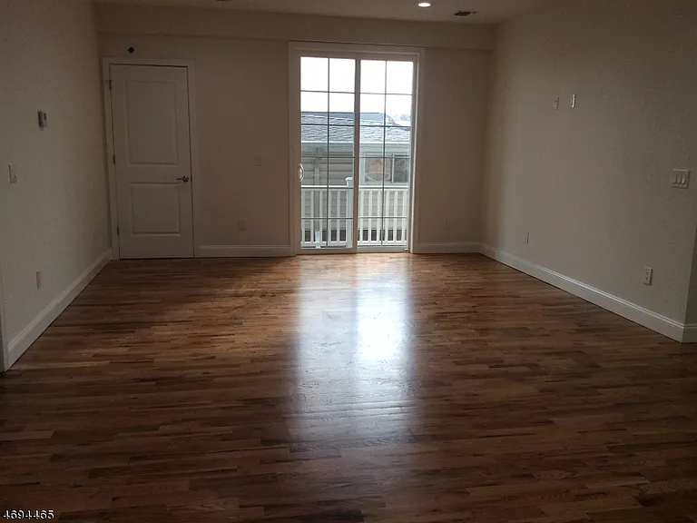 104 Broughton Ave #1B — Photo 2