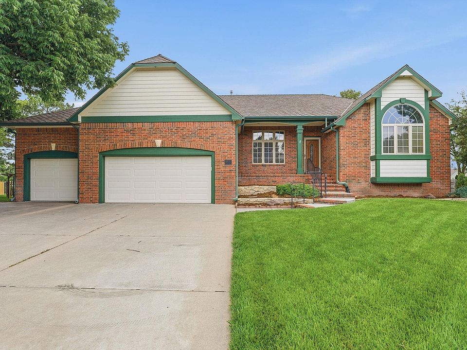 1st image of 328 Campus Ct
