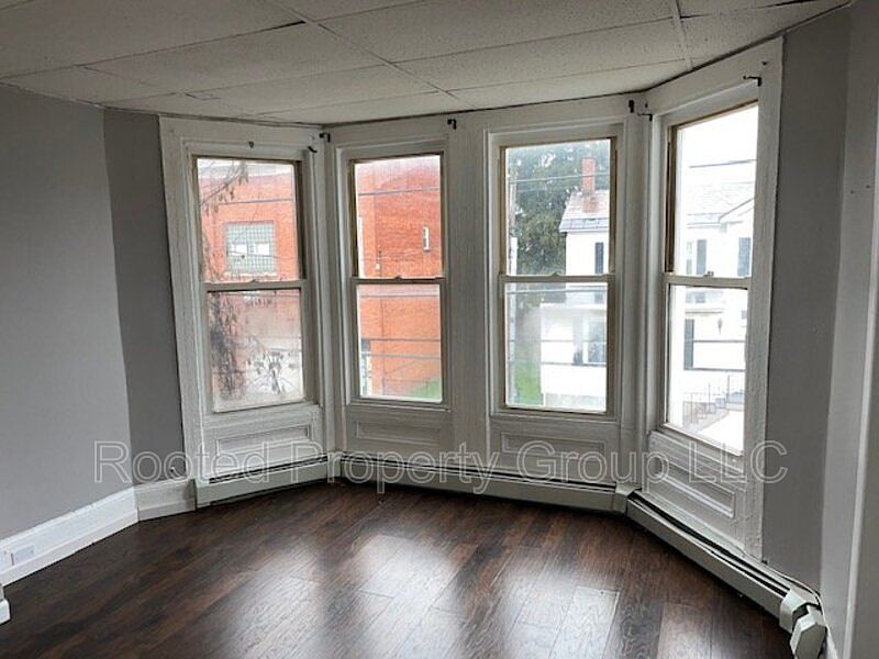 36 2nd Ave 4, Rensselaer, NY 12144 Zillow