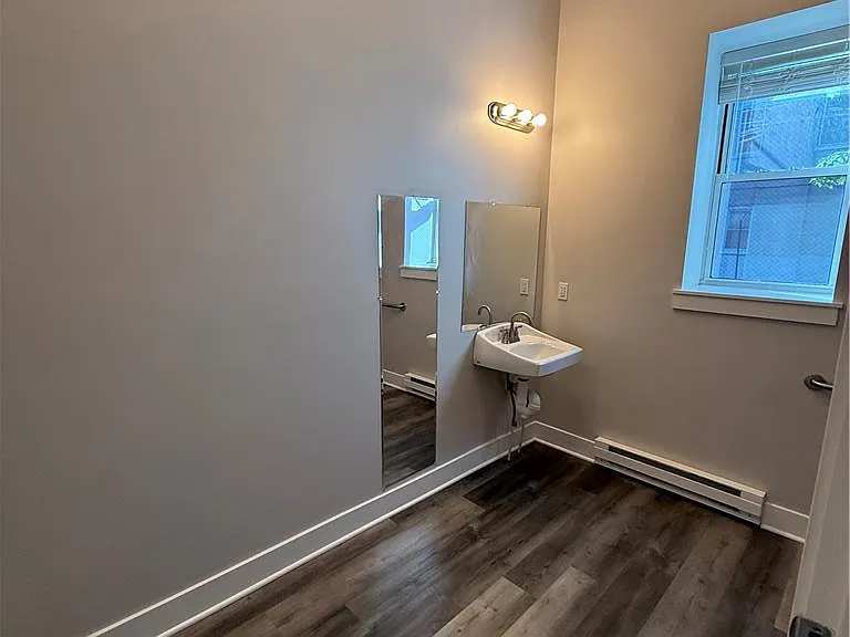 639 N 8th St #10 — Photo 5