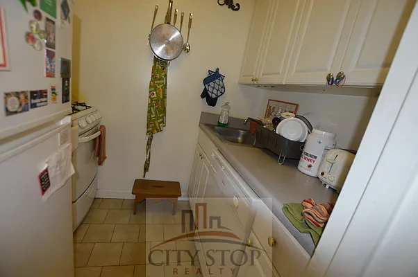 Rented by City Stop Realty | media 2