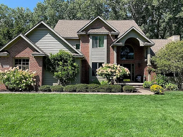 3207 Shadow Brook Ln photo 1