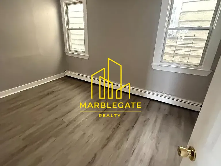 71 Highland St #33R — Photo 1