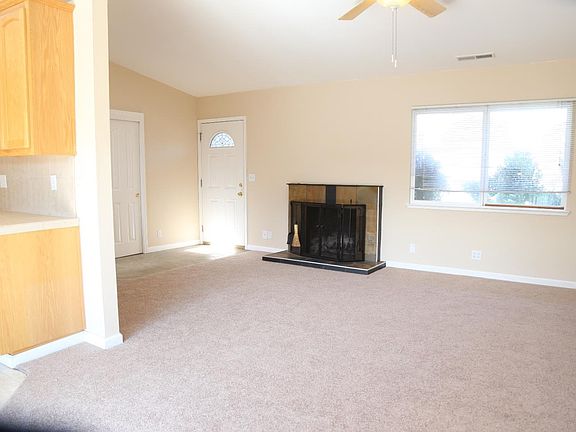 4th image of 1734 Franck Ave