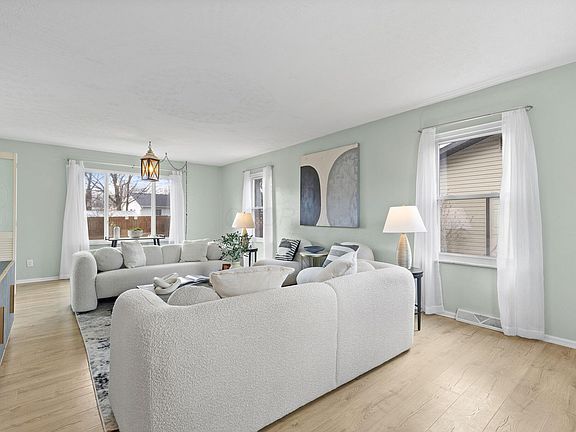 2nd image of 309 Broken Arrow Rd