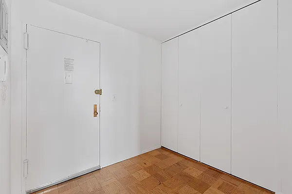 Rented by Byson Real Estate Company | media 11