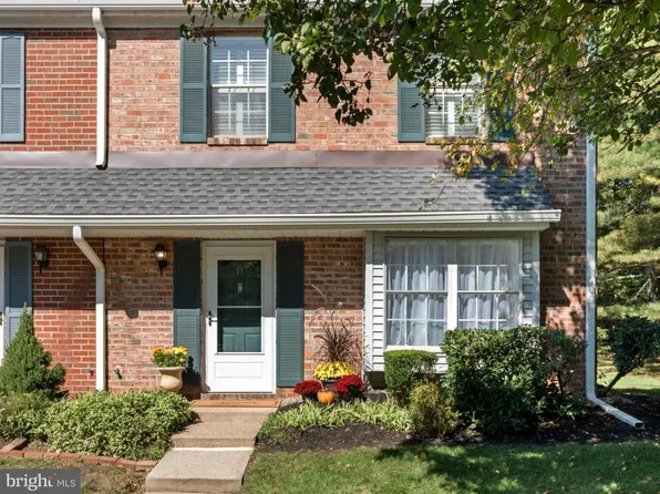 11 Viburnum Ct, Lawrence Township, NJ 08648