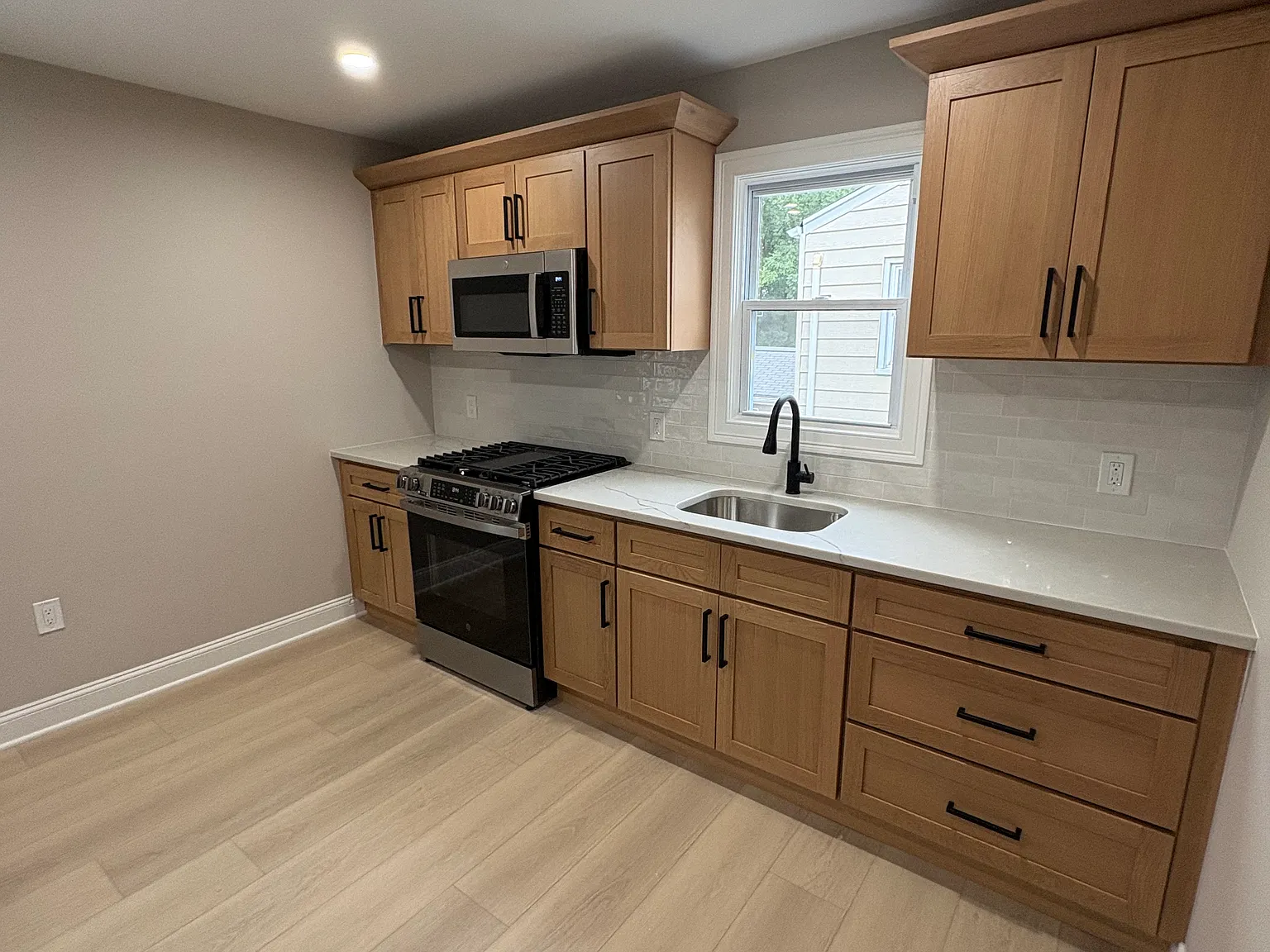 2 bed, $2,850 — Photo 4