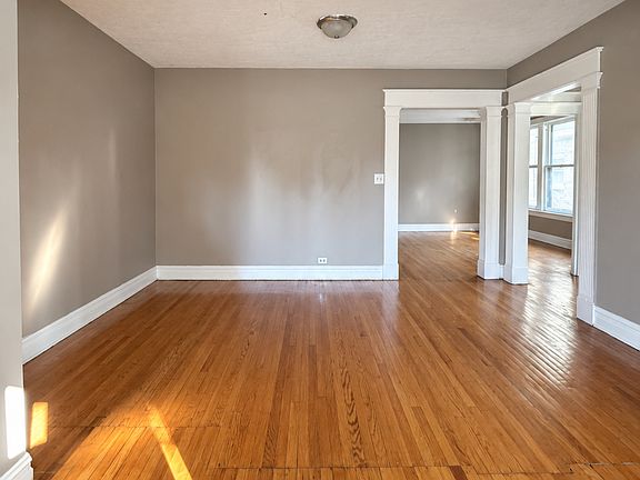 2nd image of 7637 S Eberhart Ave
