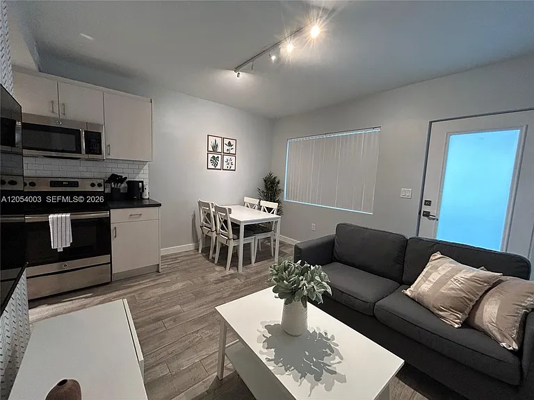1035 Euclid Ave #27 — Photo 8