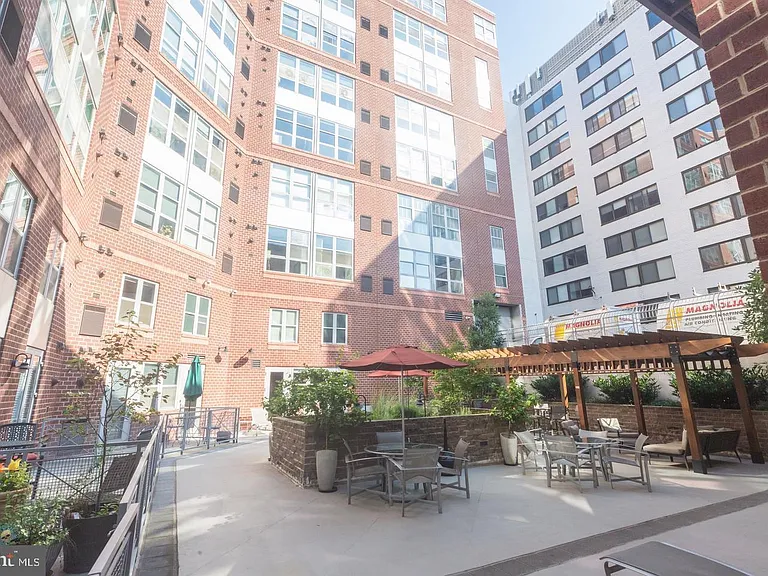 1300 N St NW #403 — Photo 18