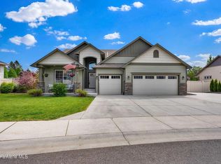 11442 N Emerald Dr, Hayden Lake, ID 83835