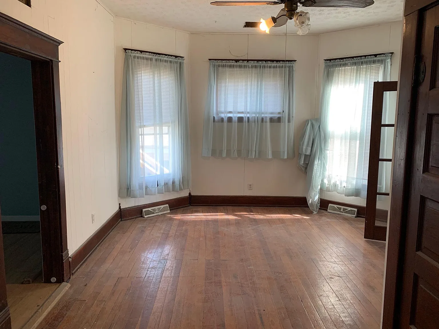 3 bed, 2515 sqft, $1,100 — Photo 4