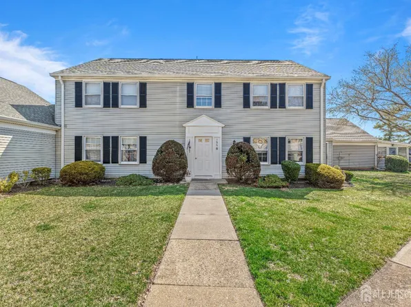 195 N Mayflower Way #B, Monroe Township, NJ 08831