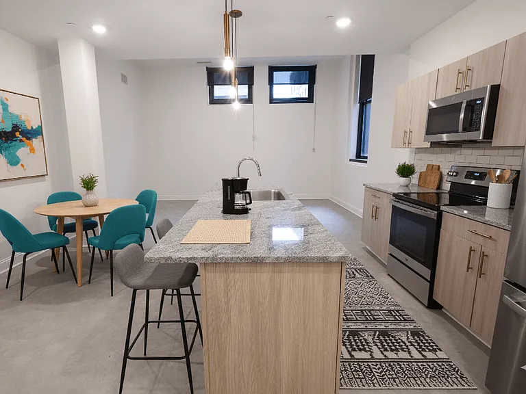 Barton Apartments — Photo 12