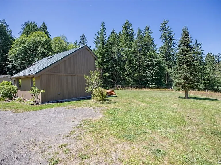 8985 Miller Rd NE — Photo 7