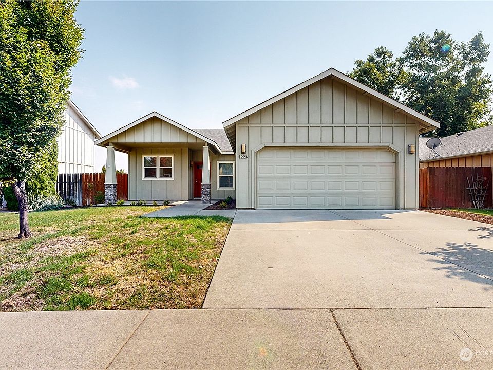 1st image of 1223 SE Falbo Drive