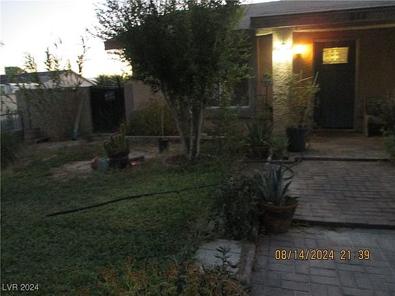 2nd image of 844 Dawn Dr
