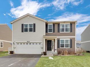 829 Timber Lake Dr, Antioch, IL 60002