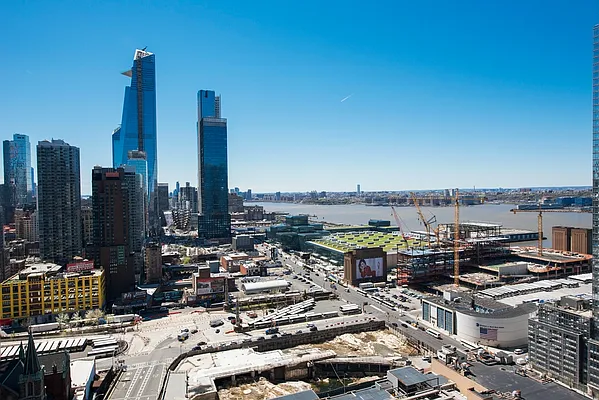 Rented by The Dermot Realty Management Company | media 31