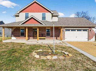 1985 Heritage Farms Dr, Pacific, MO 63069