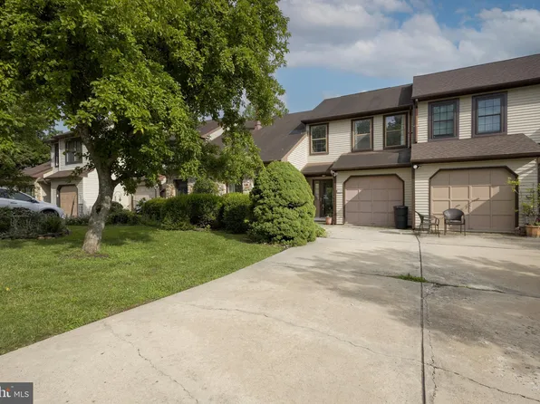 8560 Trumbauer Dr #L-40, Wyndmoor, PA 19038