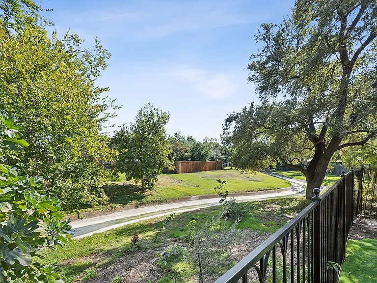 6524 Pheasant Run Rd — Photo 32