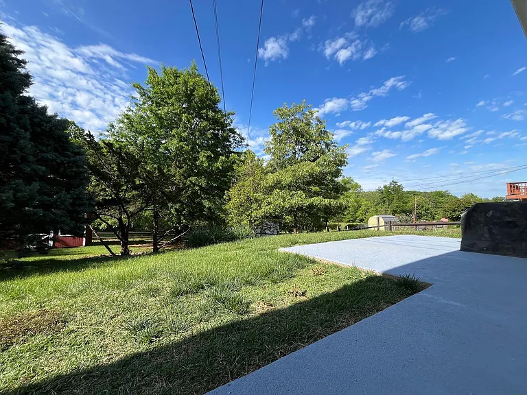 2641 Parkview Dr — Photo 9