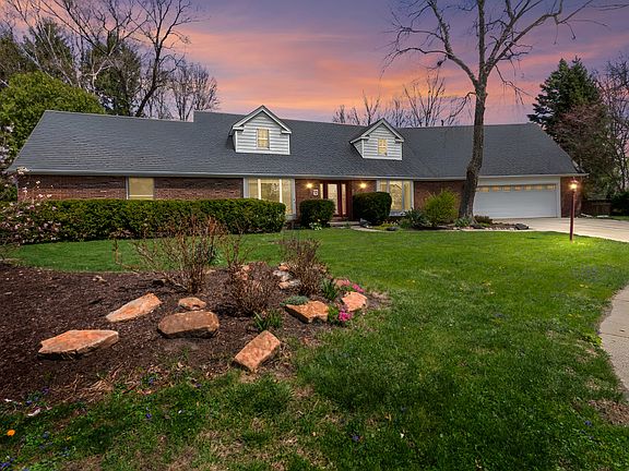 3rd image of 1908 Woodfield Rd